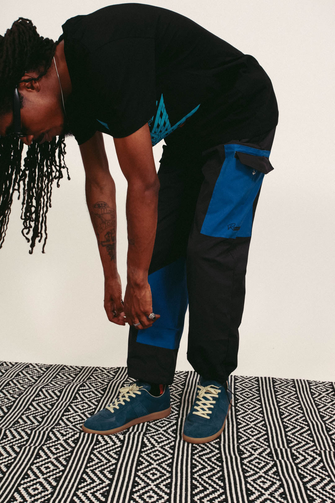 RIVER CARGO VERSION 002 (BLACK/BLUE)