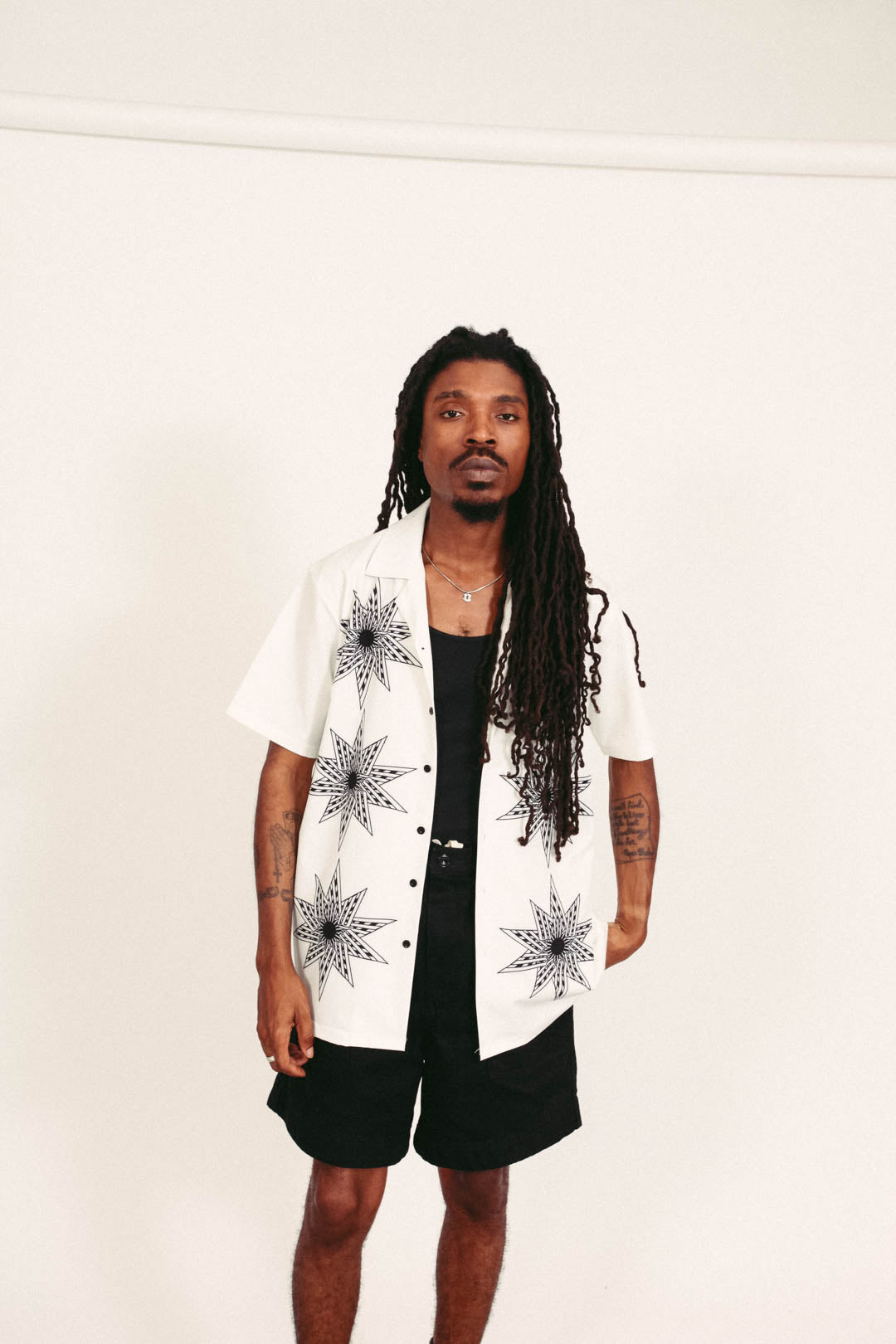 WONDER BUTTON UP (WHITE)