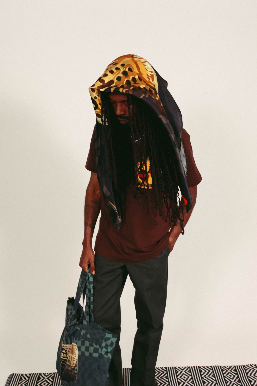 BENIN GRID SCARF (MOSS GREEN)