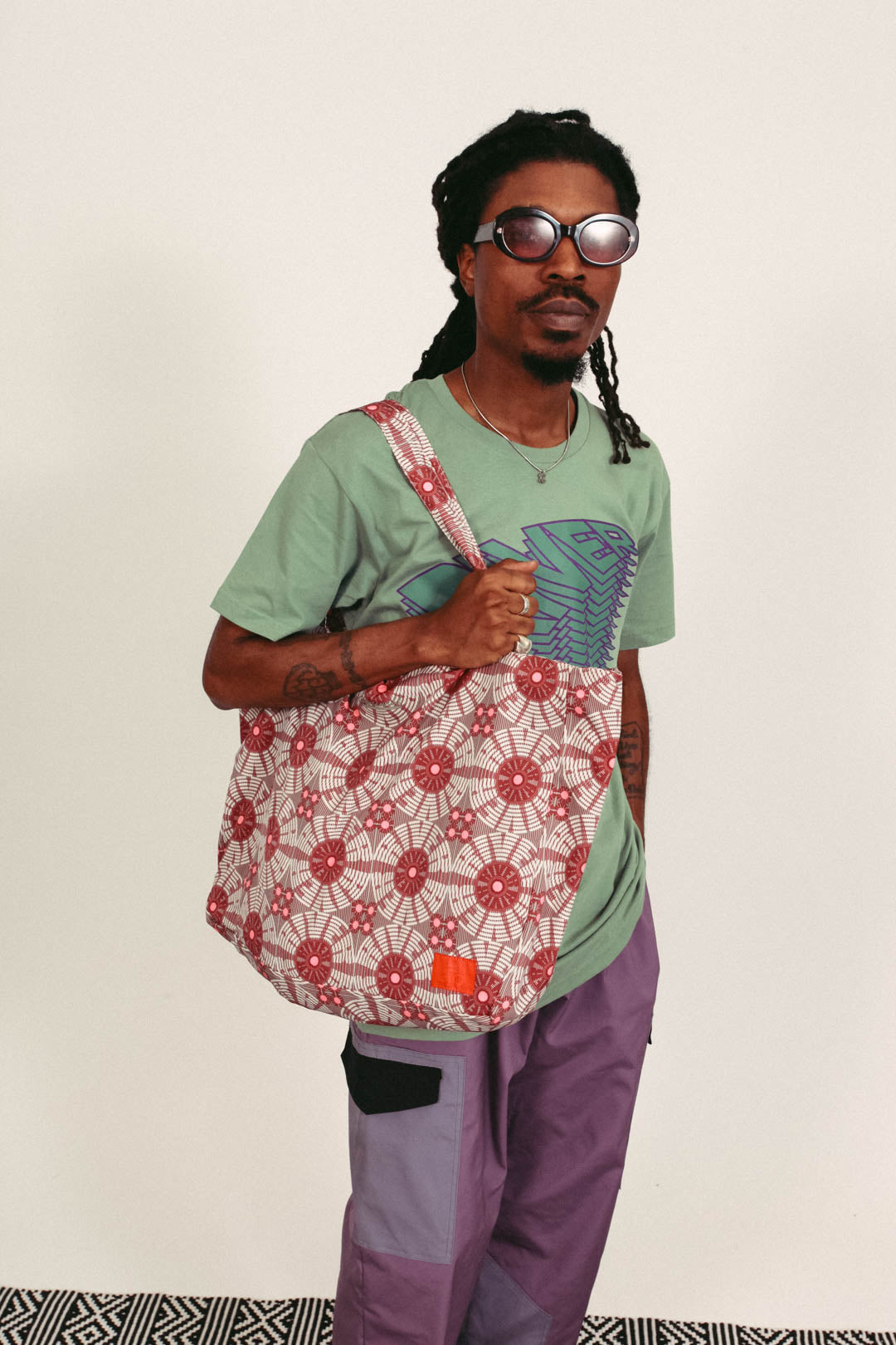 PLAIN SIGHT TOTE (TAN/INFRA)