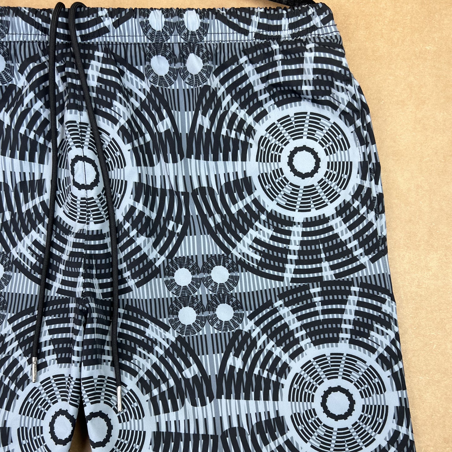 PLAIN SIGHT SHORTS (BLACK/GREY)