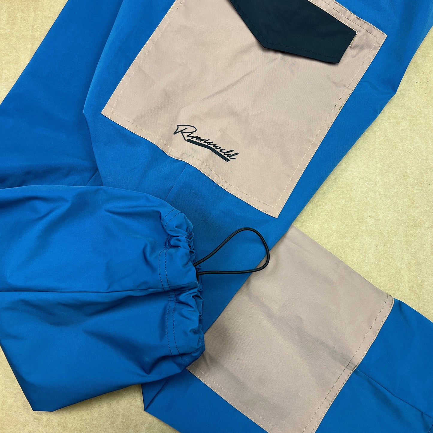 RIVER CARGO VERSION 002 (BLUE/TAN)