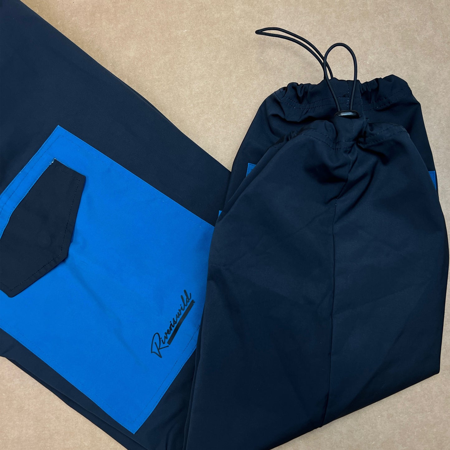 RIVER CARGO VERSION 002 (BLACK/BLUE)