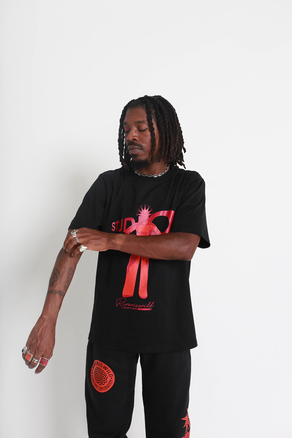 VENUS TEE BLACK (RIVERISWILD X CHCK)