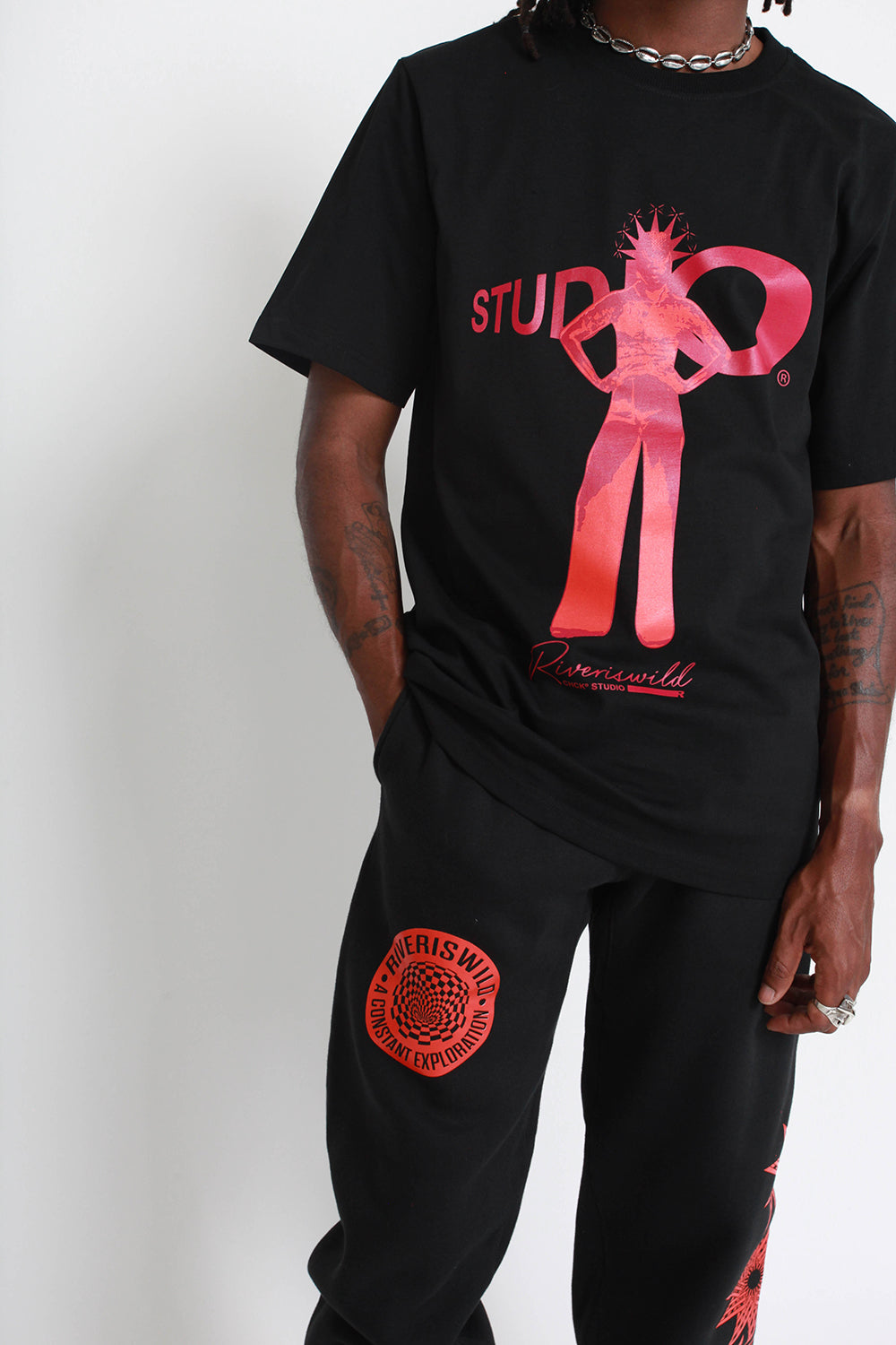 VENUS TEE BLACK (RIVERISWILD X CHCK)